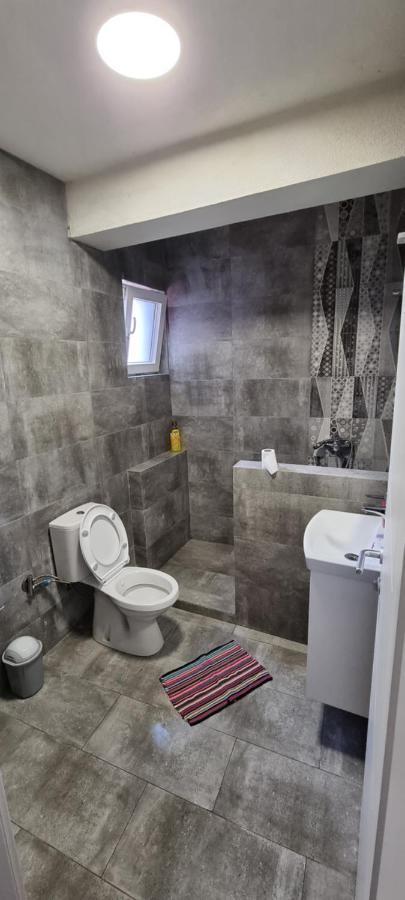 Bora Hotel Peje Buitenkant foto
