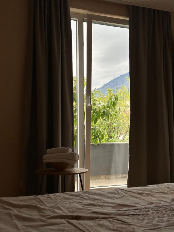 Bora Hotel Peje Buitenkant foto
