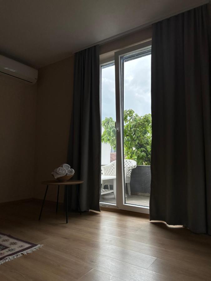 Bora Hotel Peje Buitenkant foto