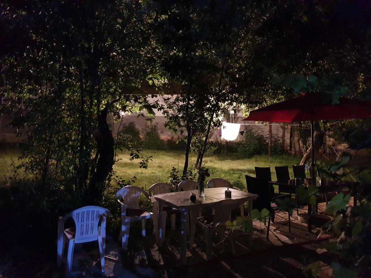 Bora Hotel Peje Buitenkant foto